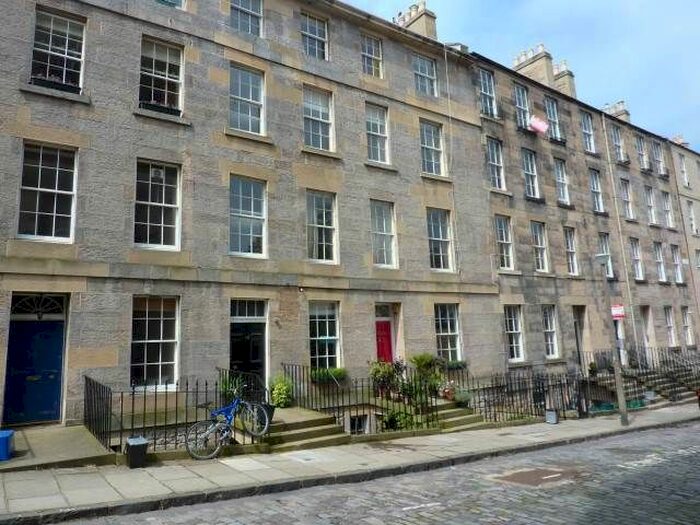 2 Bedroom Flat To Rent In Gayfield Square, City Centre, Edinburgh, EH1