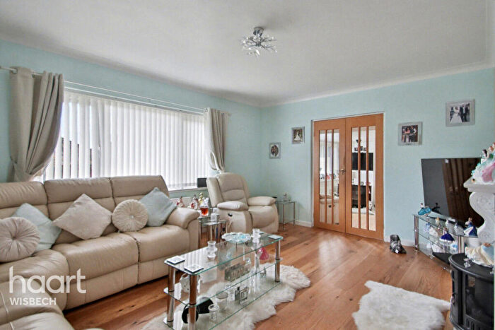 3 Bedroom Detached Bungalow For Sale In Smeeth Road, Marshland St James, PE14