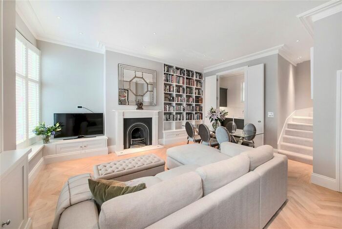 2 Bedroom Mews House To Rent In Burton Mews, Belgravia, London, SW1W