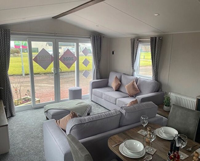 3 Bedroom Mobile/park Home For Sale In The Meadows, Kilwinning, KA13