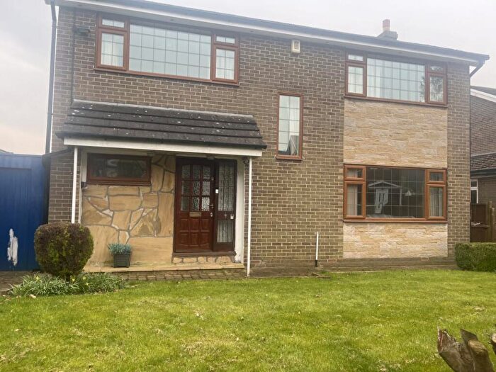 4 Bedroom Detached House For Sale In Westleigh Way, Shipley, BD17