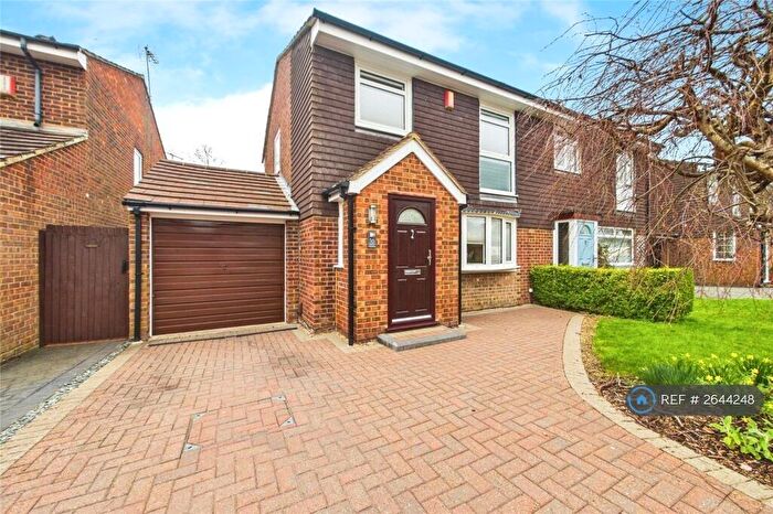 3 Bedroom Semi-Detached House To Rent In Albury Gardens, Calcot, Reading, RG31