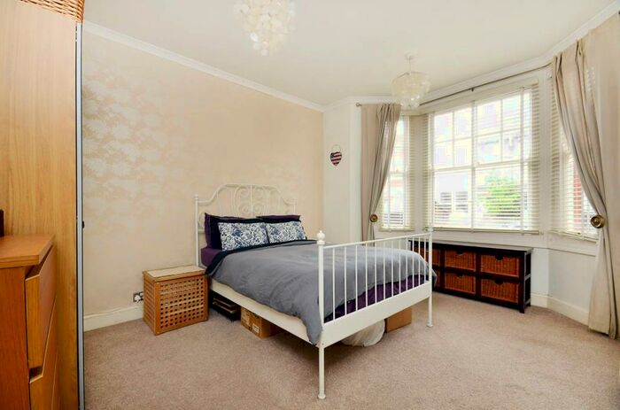 2 Bedroom Flat To Rent In Adela Avenue, New Malden, KT3