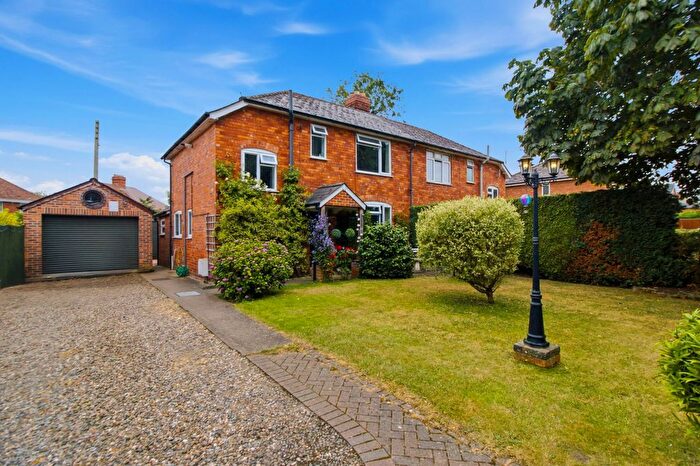 3 Bedroom Semi Detached House For Sale In Hydefields, Upton Upon Severn, WR8