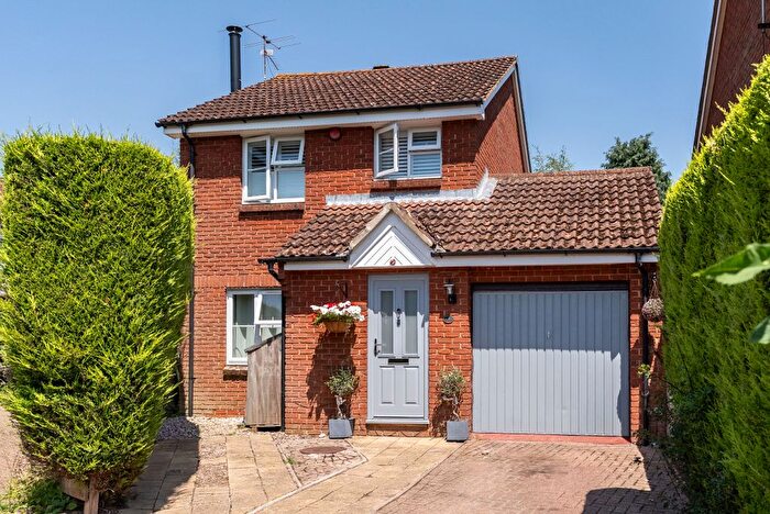 3 Bedroom Detached House For Sale In Markham Road, Capel, RH5