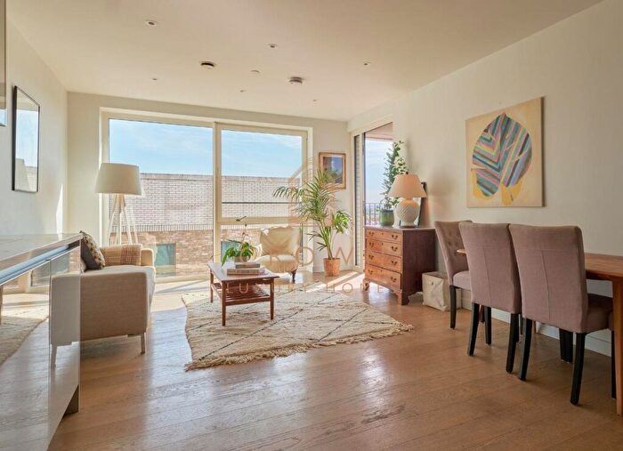 1 Bedroom Apartment For Sale In Baldwin Point, Elephant & Castle, SE17