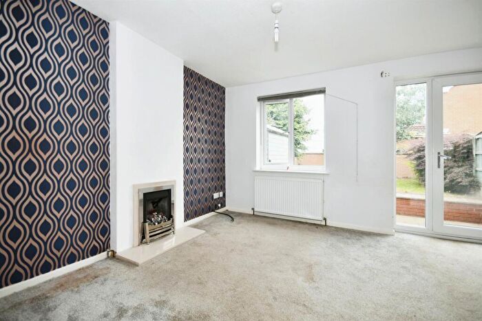 2 Bedroom Semi-Detached House For Sale In Cedar Road, Balby, Doncaster, DN4