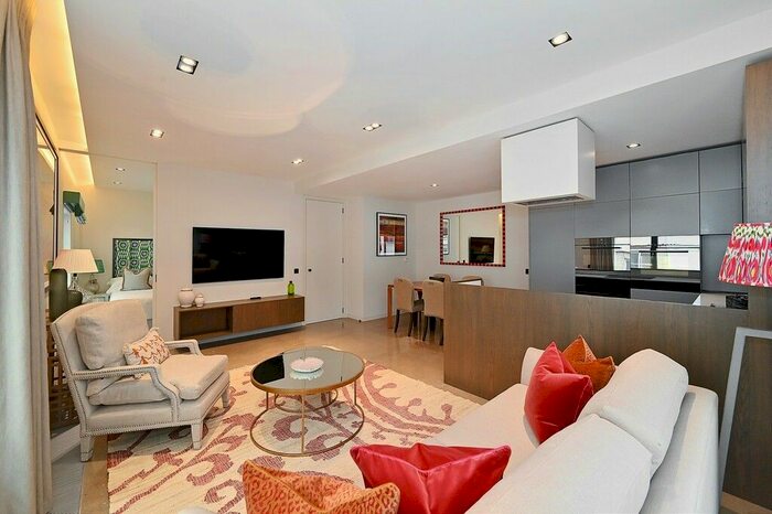 2 Bedroom Flat To Rent In Babmaes Street, St James, SW1Y