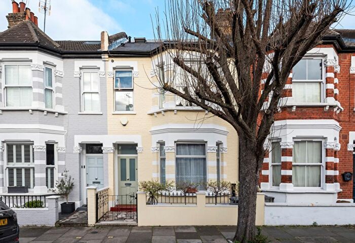2 Bedroom Flat To Rent In Edgarley Terrace, London, SW6