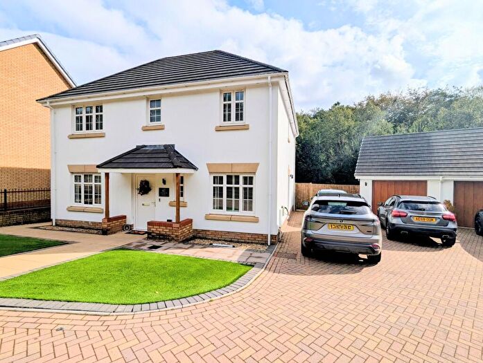 3 Bedroom Detached House For Sale In Cysgod Yr Ysgol, Gorslas, Llanelli, Carmarthenshire., SA14