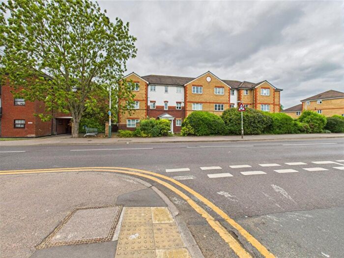 2 Bedroom Flat To Rent In South Street, Romford, RM1