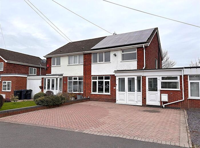 3 Bedroom Semi Detached House For Sale In Ashburton Road, Kings Heath, Birmingham, B14