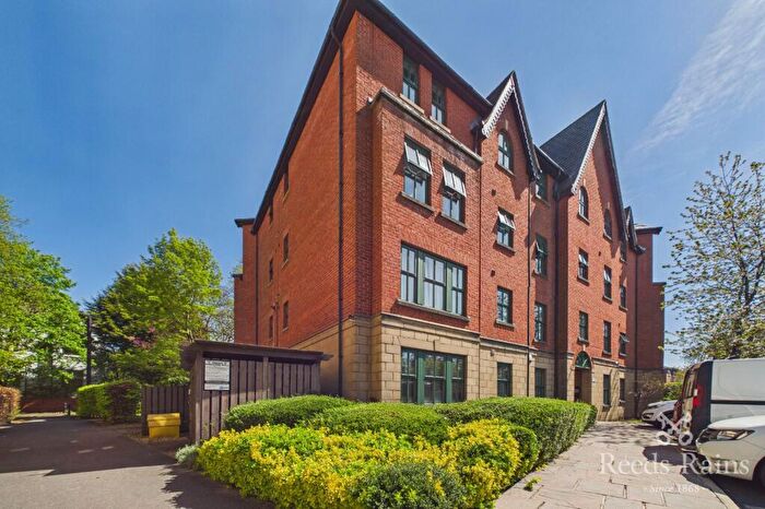 2 Bedroom Apartment To Rent In Hadfield Close, Manchester, Greater Manchester, M14