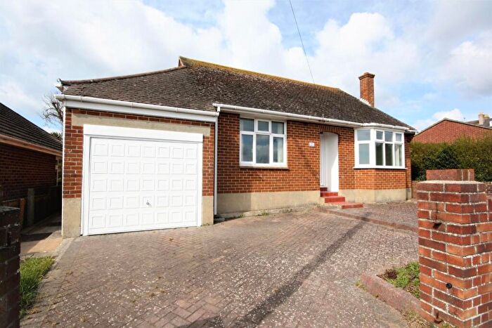 2 Bedroom Bungalow For Sale In Southdown Road, Weymouth, DT4