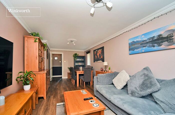 2 Bedroom Flat For Sale In Sackville Road, Sutton, SM2