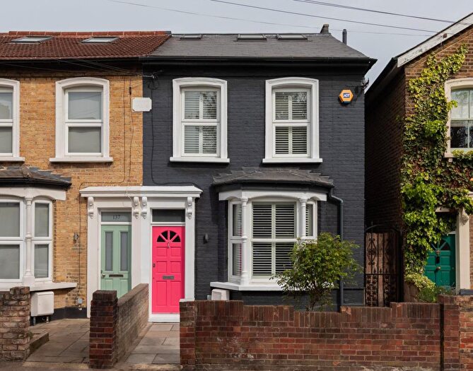 4 Bedroom Semi Detached House For Sale In Barclay Road, Walthamstow, E17