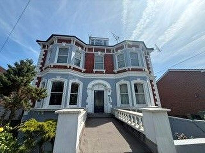 2 Bedroom Flat To Rent In Woodbury Park Road, Tunbridge Wells, TN4