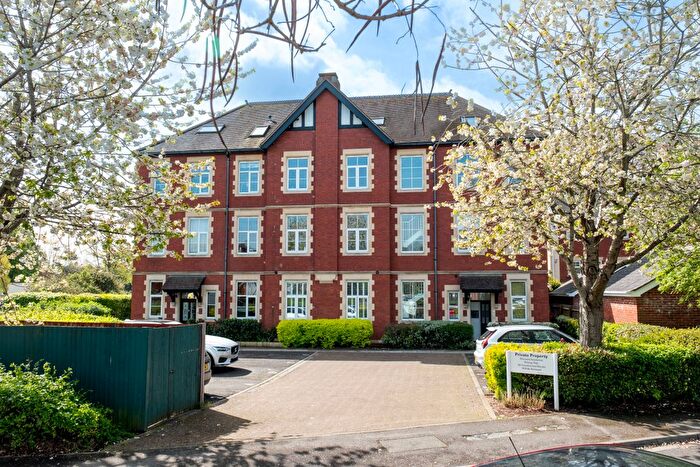 2 Bedroom Flat For Sale In Ham Green, Pill, BS20