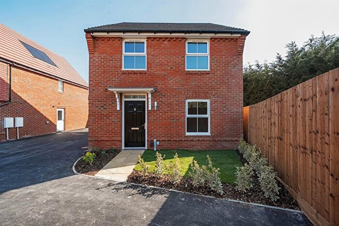 4 Bedroom Detached House To Rent In Bedroom Detached House In Dinwiddy Close, Sturry, CT2