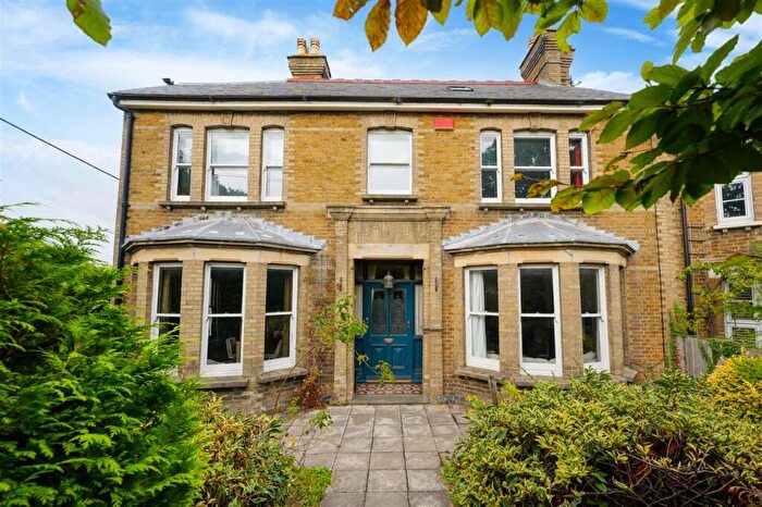 5 Bedroom End Of Terrace House For Sale In Kearnsey House, Canterbury Road, Faversham, ME13