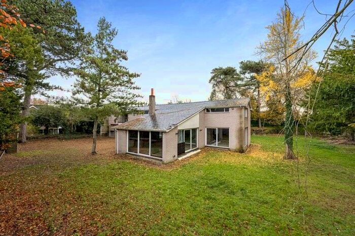 4 Bedroom Property For Sale In Ashley House, Sq Ft Luxury Home, Miles From Hale Village, WA14