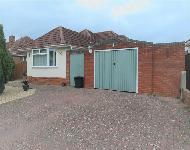3 Bedroom Property To Rent In Durland Close, New Milton, BH25