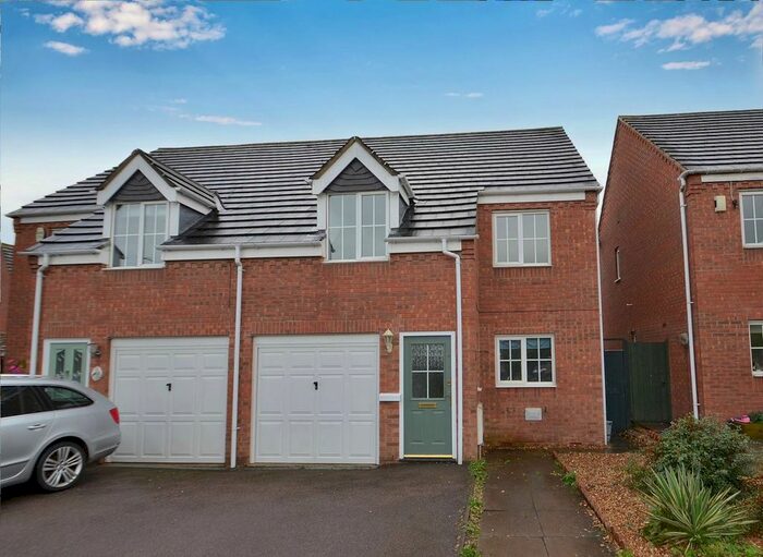 3 Bedroom End Of Terrace House To Rent In Wheelwrights Way, Old Stratford, MK19