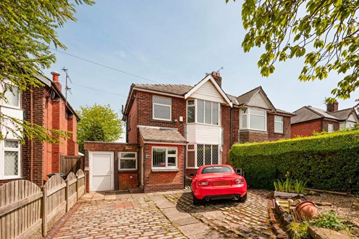 3 Bedroom Semi-Detached House For Sale In Southport Road, Ormskirk, L39