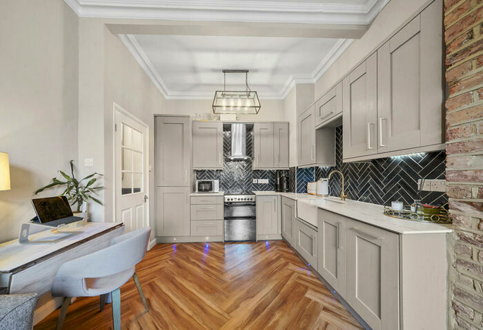 2 Bedroom Apartment To Rent In A Heber Road, London, SE22