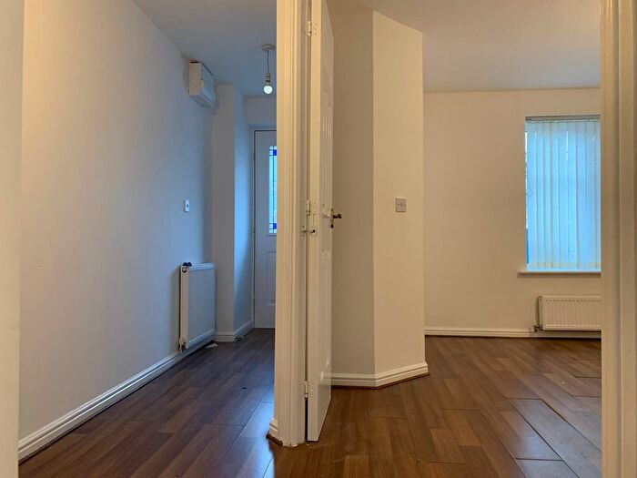 4 Bedroom Town House To Rent In Martingale Court, Cheetham Hill, Manchester, M8