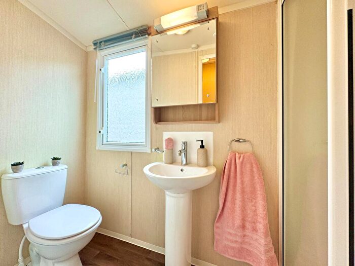 3 Bedroom Caravan For Sale In Swift Bordeaux, Oaklands Holiday Park, Clacton-on-Sea, Essex, CO16