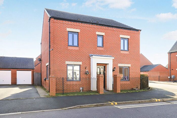 4 Bedroom Detached House For Sale In Coningsby Drive, Ettingshall, Wolverhampton, WV2