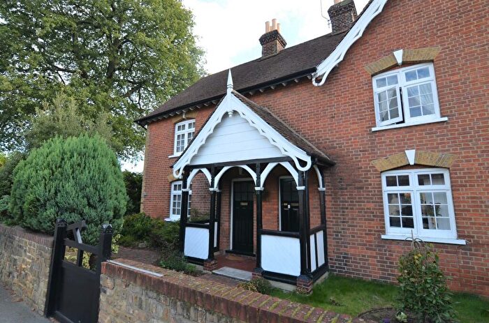 2 Bedroom Cottage To Rent In Burnt Oak Lane, Sidcup, DA15
