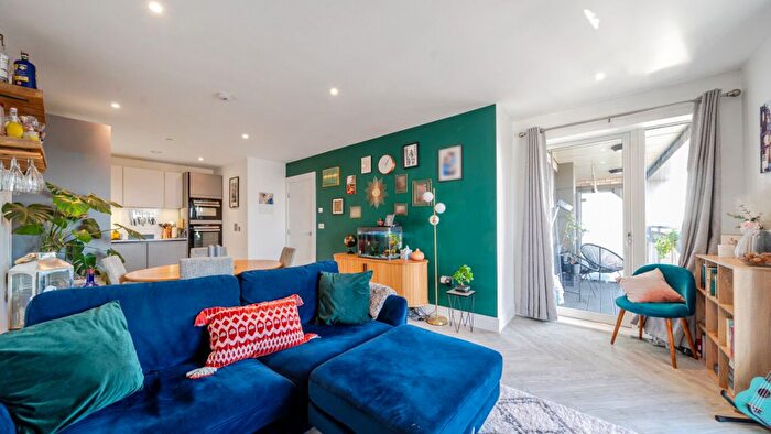 1 Bedroom Flat For Sale In Courthouse Way, London, SW18