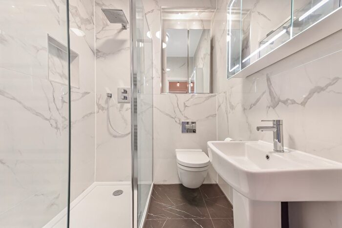 1 Bedroom Flat For Sale In Colvestone Crescent, London, Dalston, E8