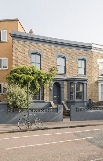 4 Bedroom Terraced House For Sale In Elderfield Road, London, E5