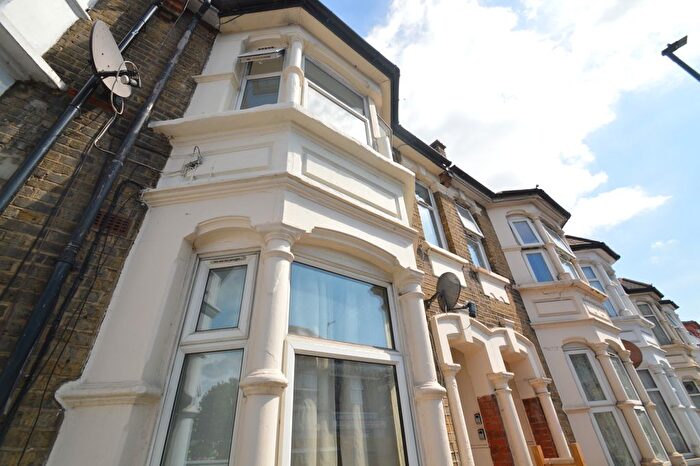 2 Bedroom Flat To Rent In Plumstead High Street, London, SE18