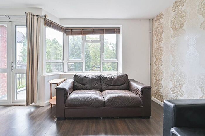 2 Bedroom Flat To Rent In Highbury New Park, Islington, London, N5