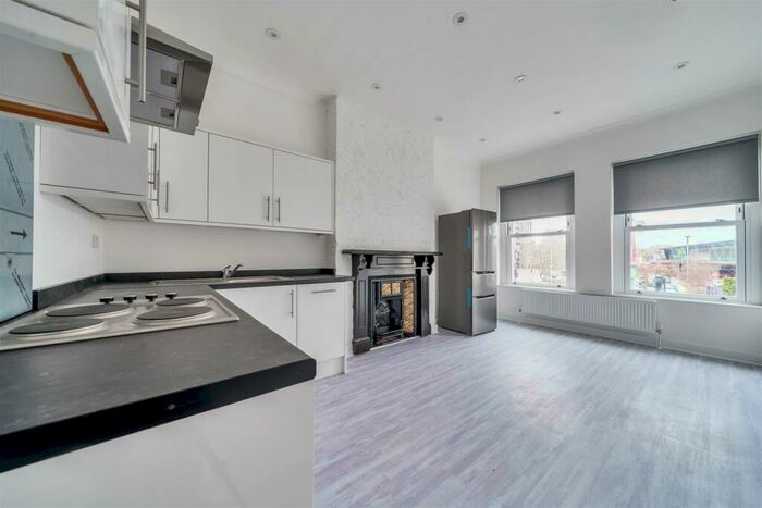 2 Bedroom Flat To Rent In Montana House, Gibbon Road, KT2