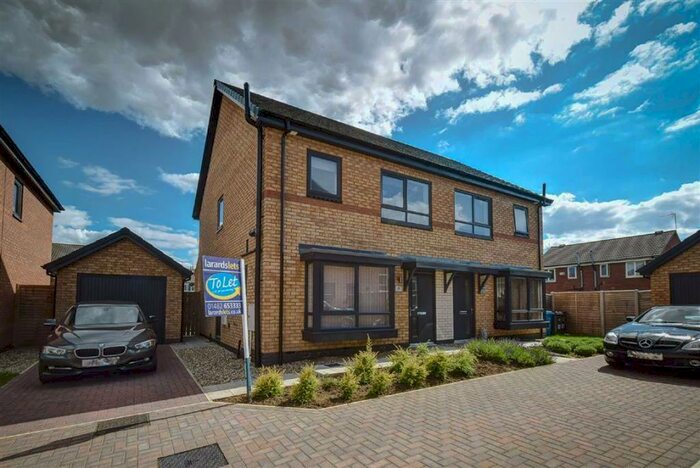 3 Bedroom Semi-Detached House To Rent In Mulberry Lane, Hull, HU4