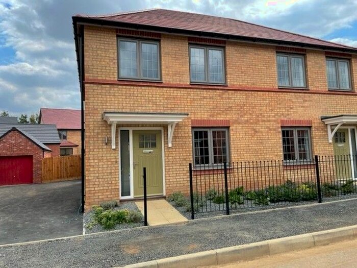 3 Bedroom Property To Rent In Cherry Avenue, Market Harborough, LE16