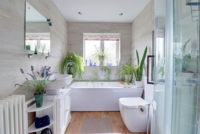 2 Bedroom Detached Bungalow For Sale In Main Street, Ellerker, Brough, HU15