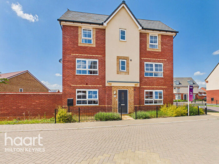 4 Bedroom Semi-Detached House For Sale In Diana Way, Milton Keynes, MK11