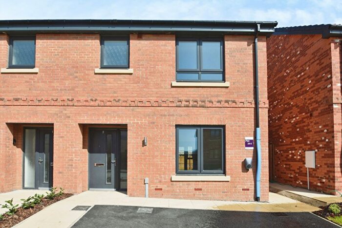3 Bedroom Semi Detached House For Sale In Heather Road, Ripon, North Yorkshire, HG4