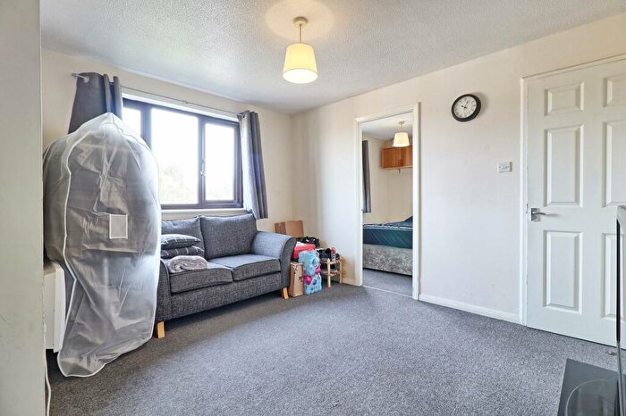 1 Bedroom Flat For Sale In Parsonage Road, Grays, RM20