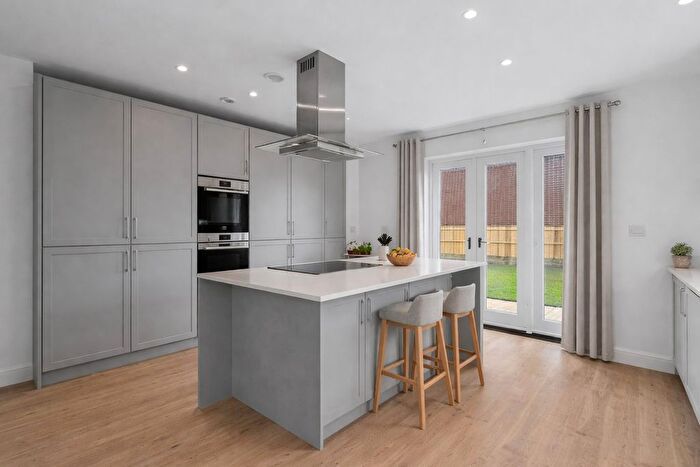 4 Bedroom Detached House For Sale In Hoe Lane, North Baddesley, Southampton, SO52