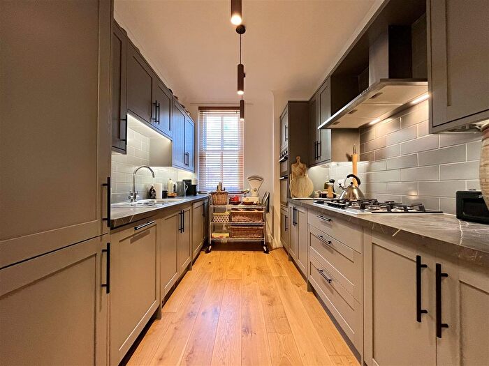 2 Bedroom Flat For Sale In Maze Hill, St Leonards On Sea, TN38