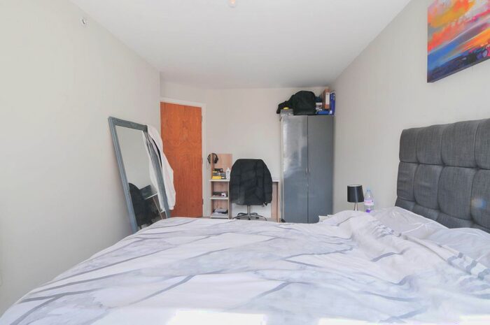 2 Bedroom Flat To Rent In Ordsall Lane, Salford, M5