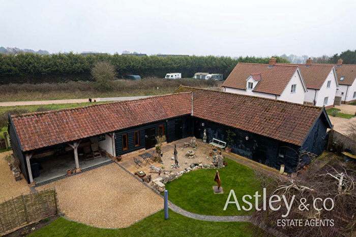 4 Bedroom Barn Conversion For Sale In Church Street, Great Ellingham, Attleborough, NR17