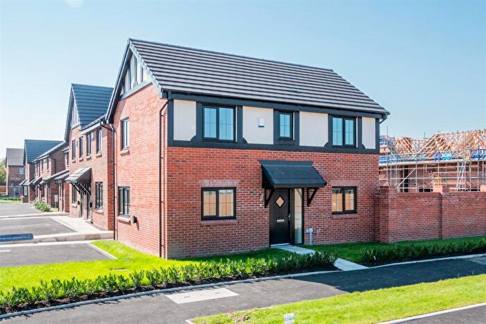 3 Bedroom Detached House To Rent In Platelayers Close, Horwich, Bolton, BL6